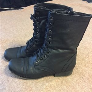 Madden Girl boots ‼️